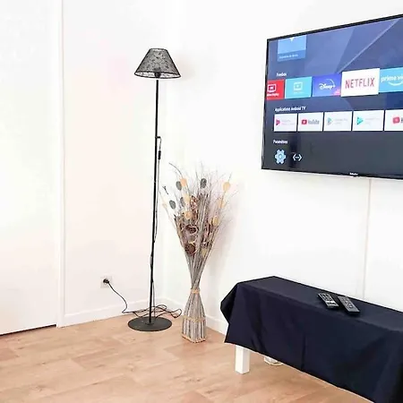 Pleyel Familiale, St Denis, Paris, Cgd Apartment *