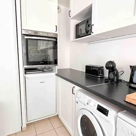 Apartment Pleyel Familiale, St Denis, Paris, Cgd Saint-Denis (Seine-Saint-Denis)